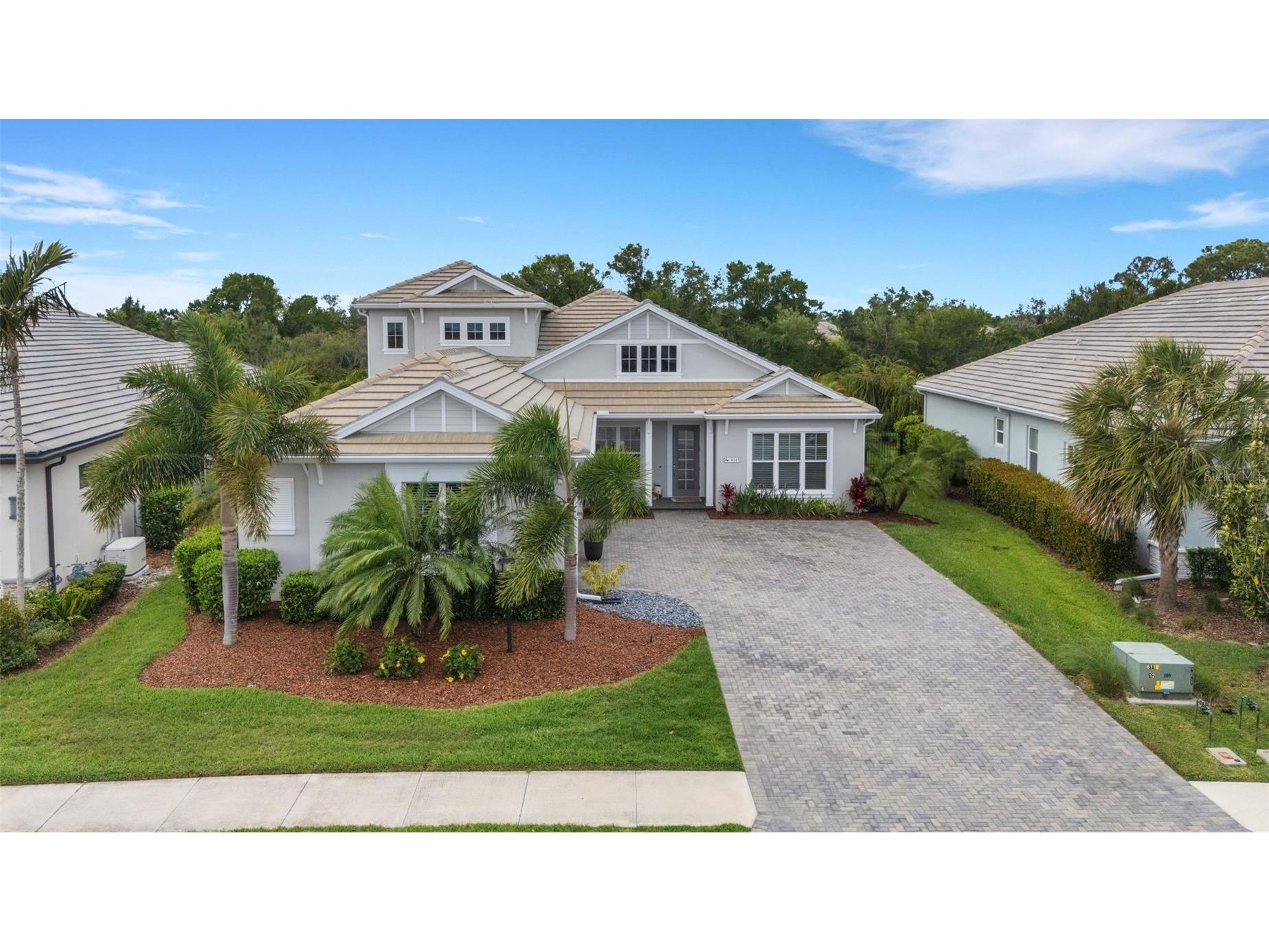 8145 Grande Shores Drive Sarasota FL 34240 A4688226 image1