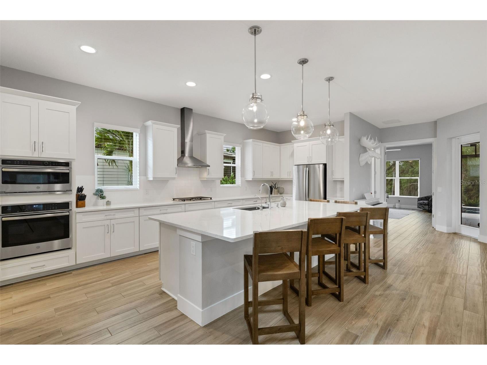 8145 Grande Shores Drive Sarasota FL 34240 A4688226 image14
