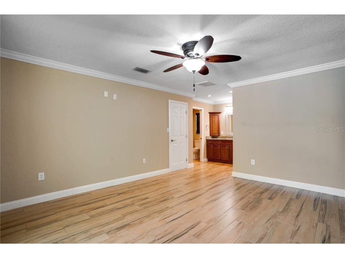 8147 Larchwood Road Seminole FL 33777 TB8439983 image22