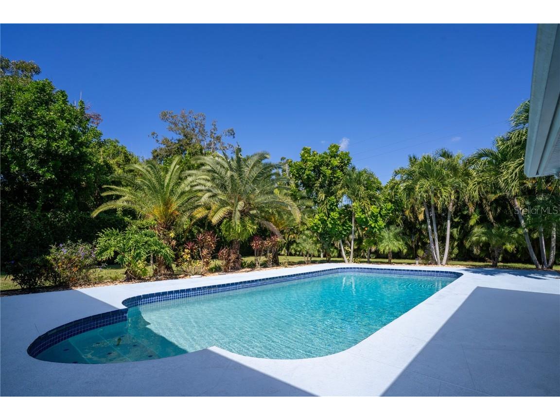 8147 Larchwood Road Seminole FL 33777 TB8439983 image37