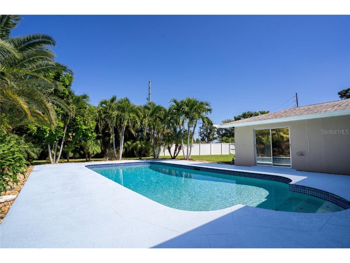 8147 Larchwood Road Seminole FL 33777 TB8439983 image38