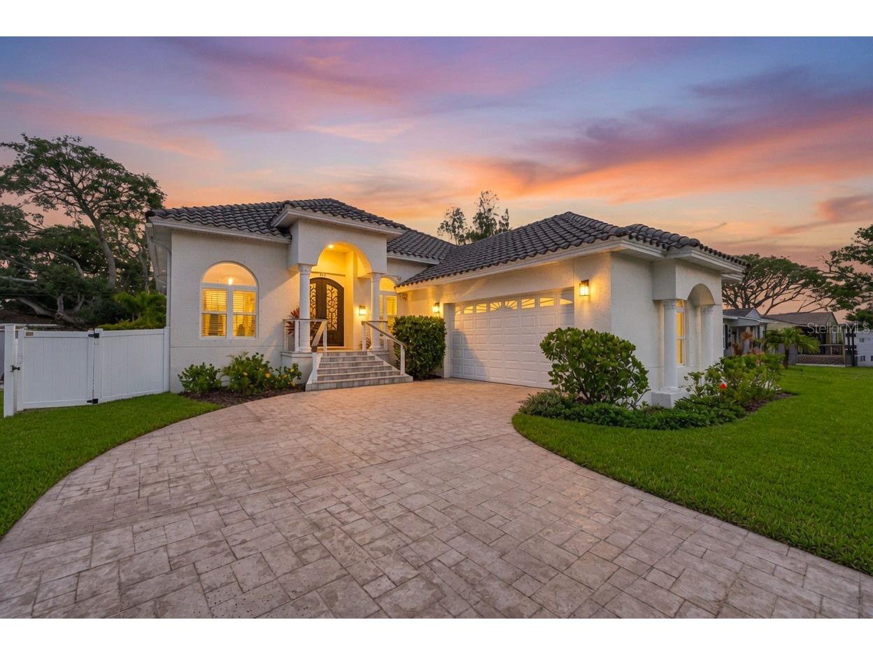 815 59th Avenue NE Saint Petersburg FL 33703 TB8525044 image1