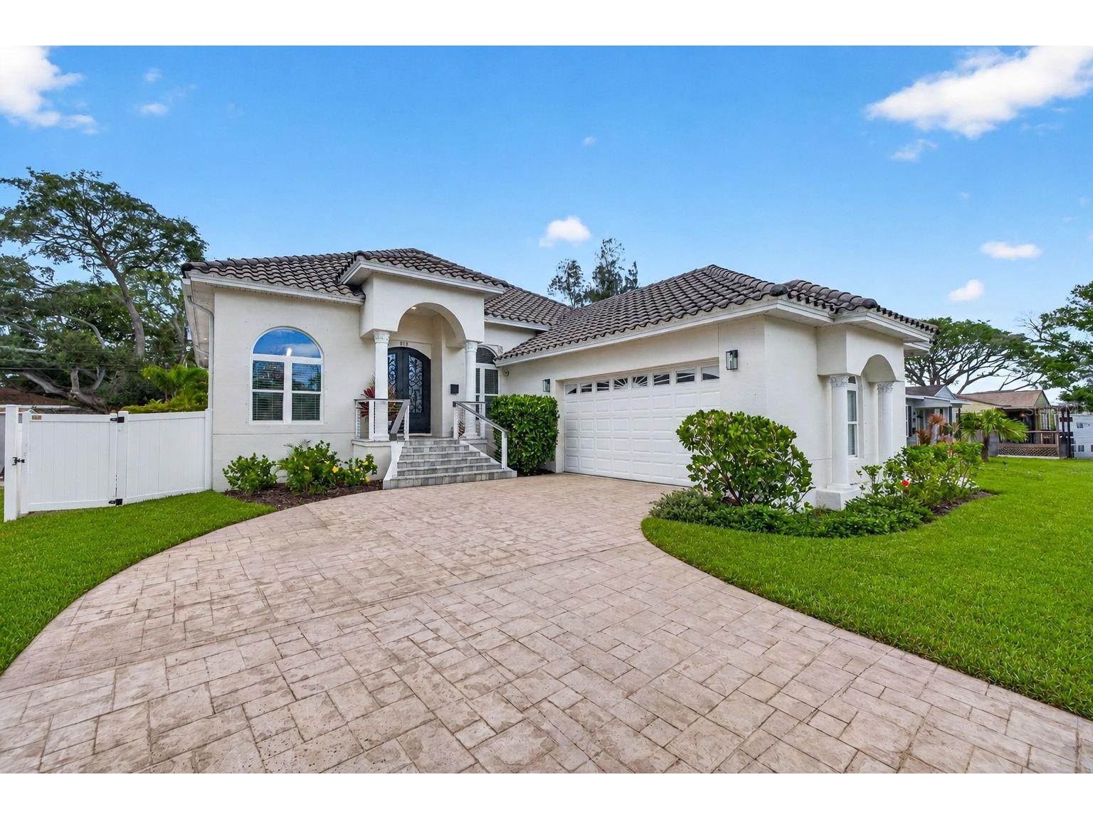815 59th Avenue NE Saint Petersburg FL 33703 TB8525044 image2