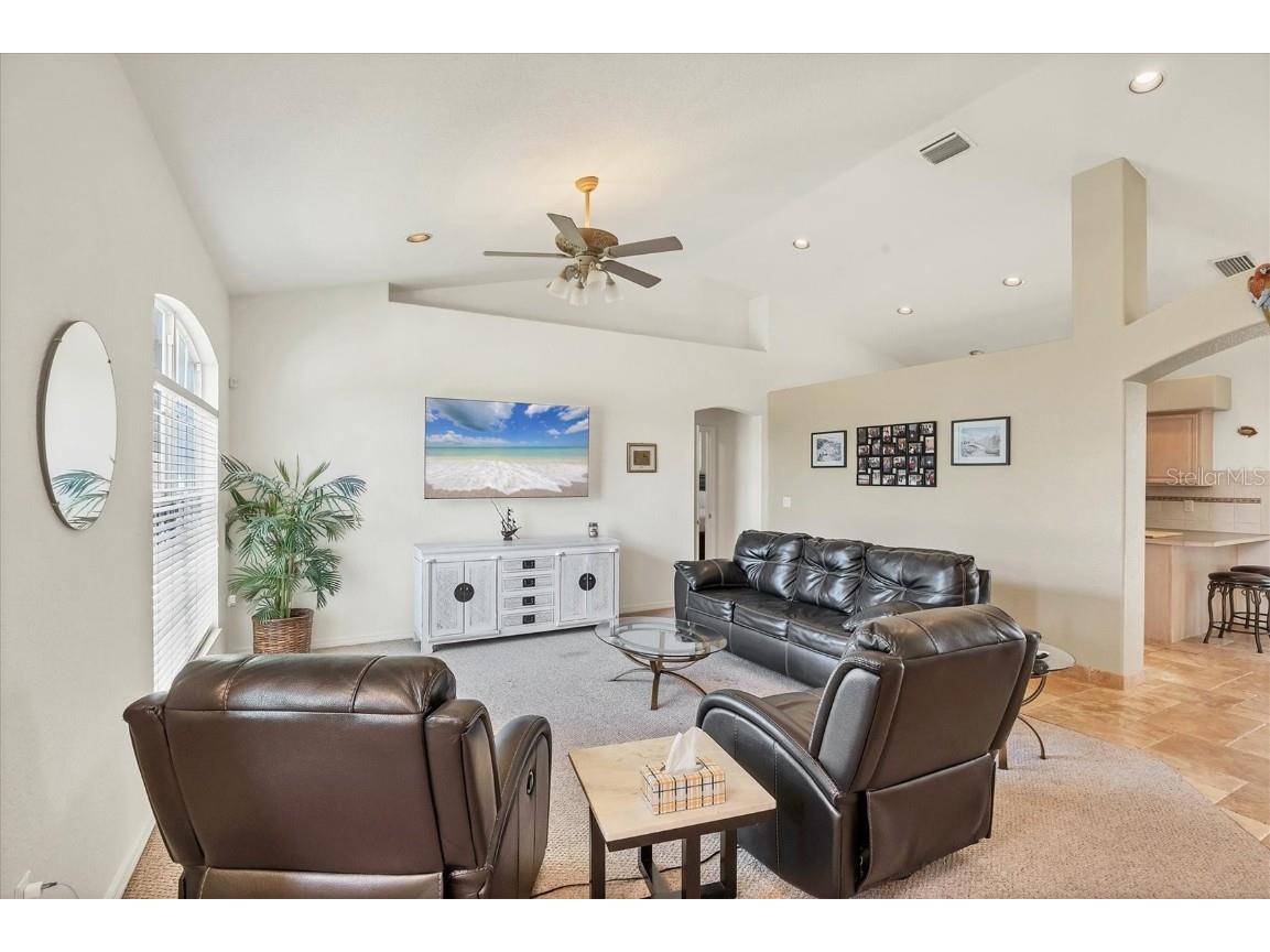 815 Greenview Drive Apollo Beach FL 33572 A4656965 image6