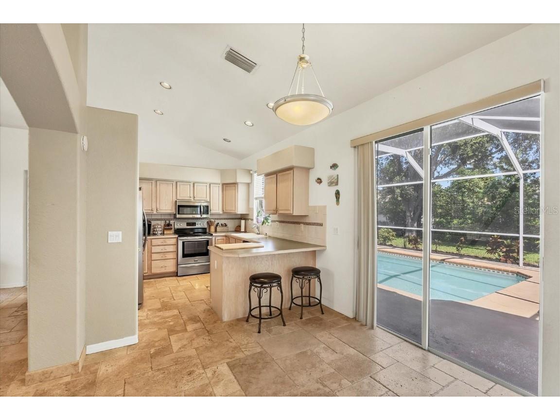 815 Greenview Drive Apollo Beach FL 33572 A4656965 image8