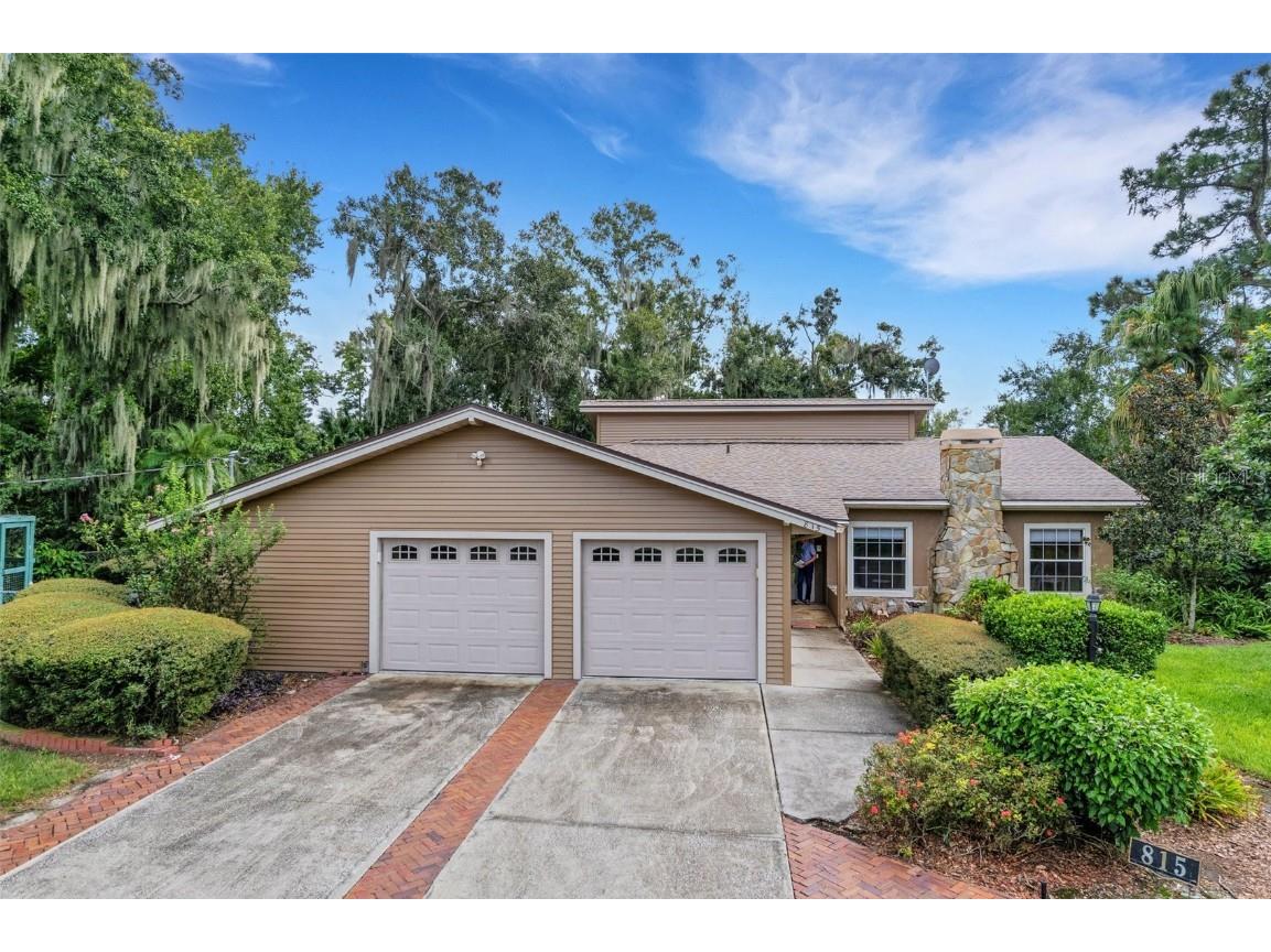 815 Lake Cove Point Lakeland FL 33813 - LITTLE LAKE VICTORIA L4947590 image1
