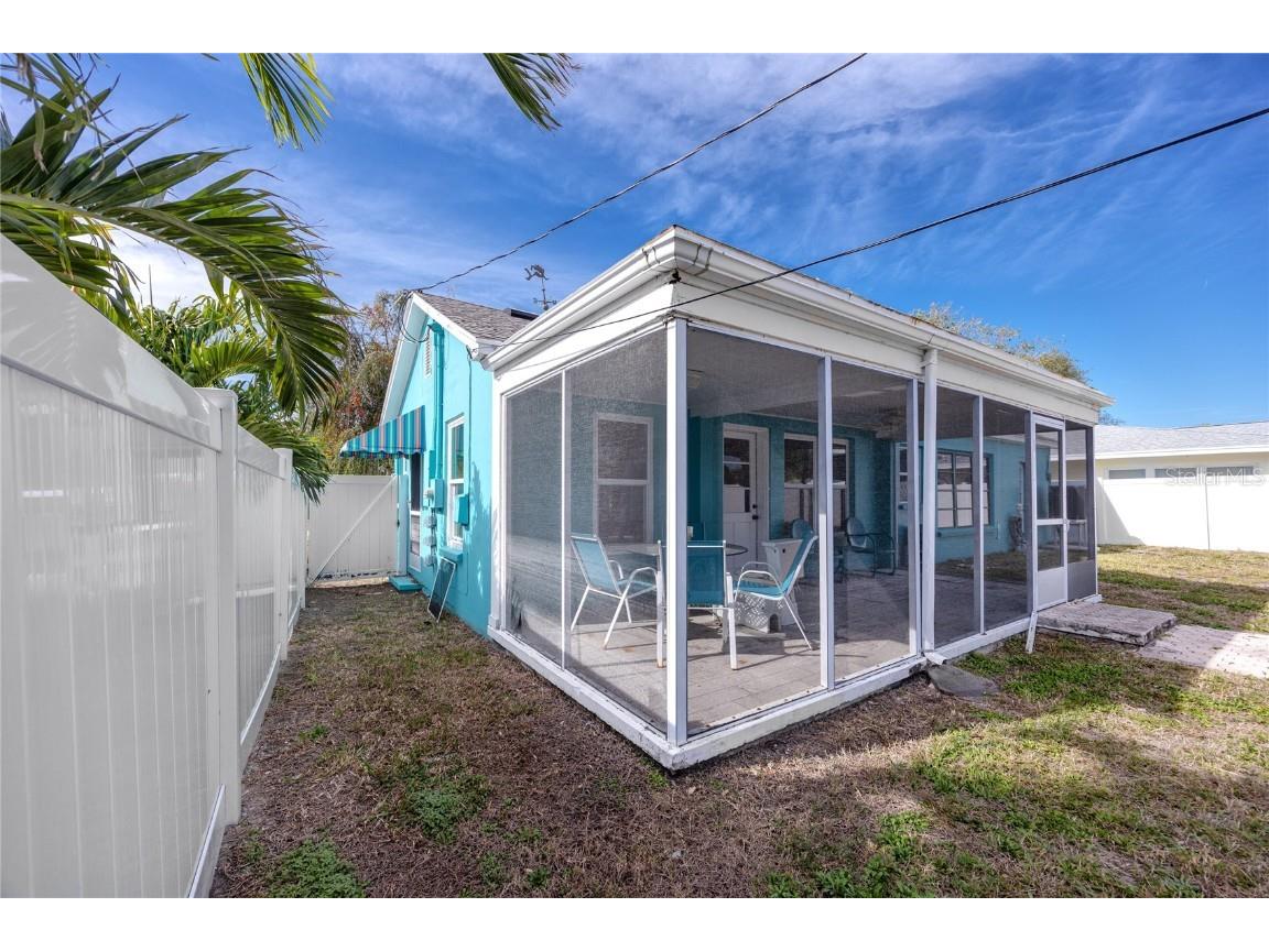 815 Lantana Avenue Clearwater Beach FL 33767 TB8328963 image40