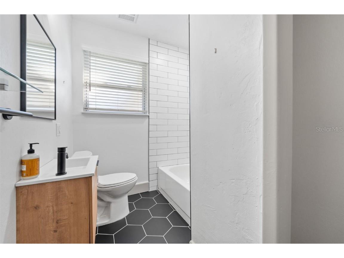 815 NE 12th Avenue Gainesville FL 32601 GC535339 image22