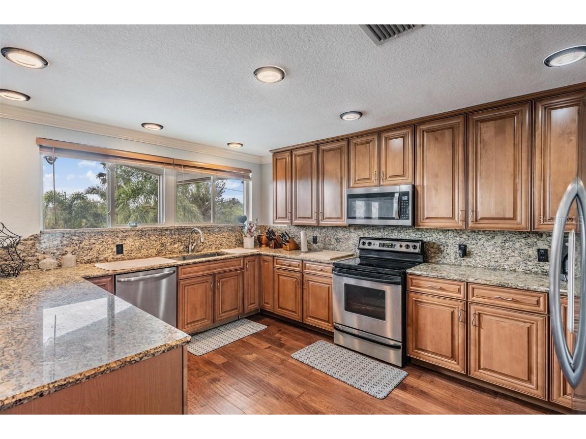 815 NW 2nd Avenue Ruskin FL 33570 TB8453081 image11
