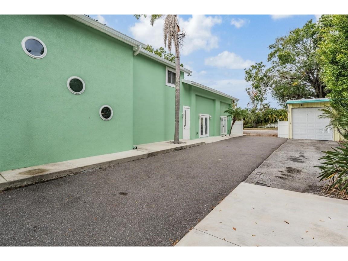 815 NW 2nd Avenue Ruskin FL 33570 TB8453081 image70