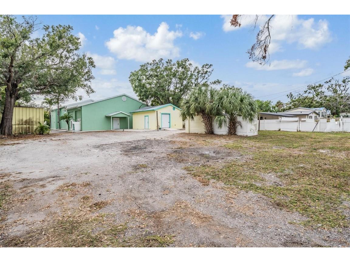 815 NW 2nd Avenue Ruskin FL 33570 TB8453081 image73