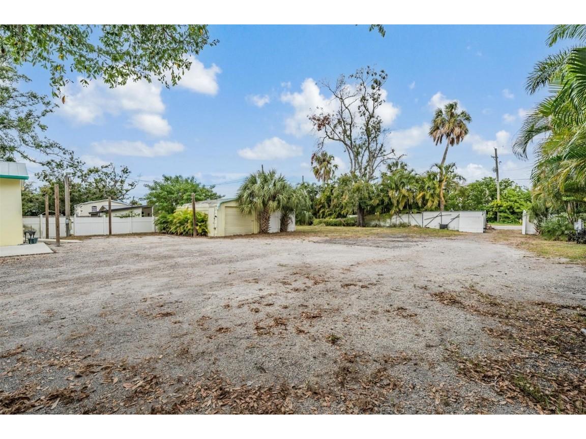 815 NW 2nd Avenue Ruskin FL 33570 TB8453081 image74