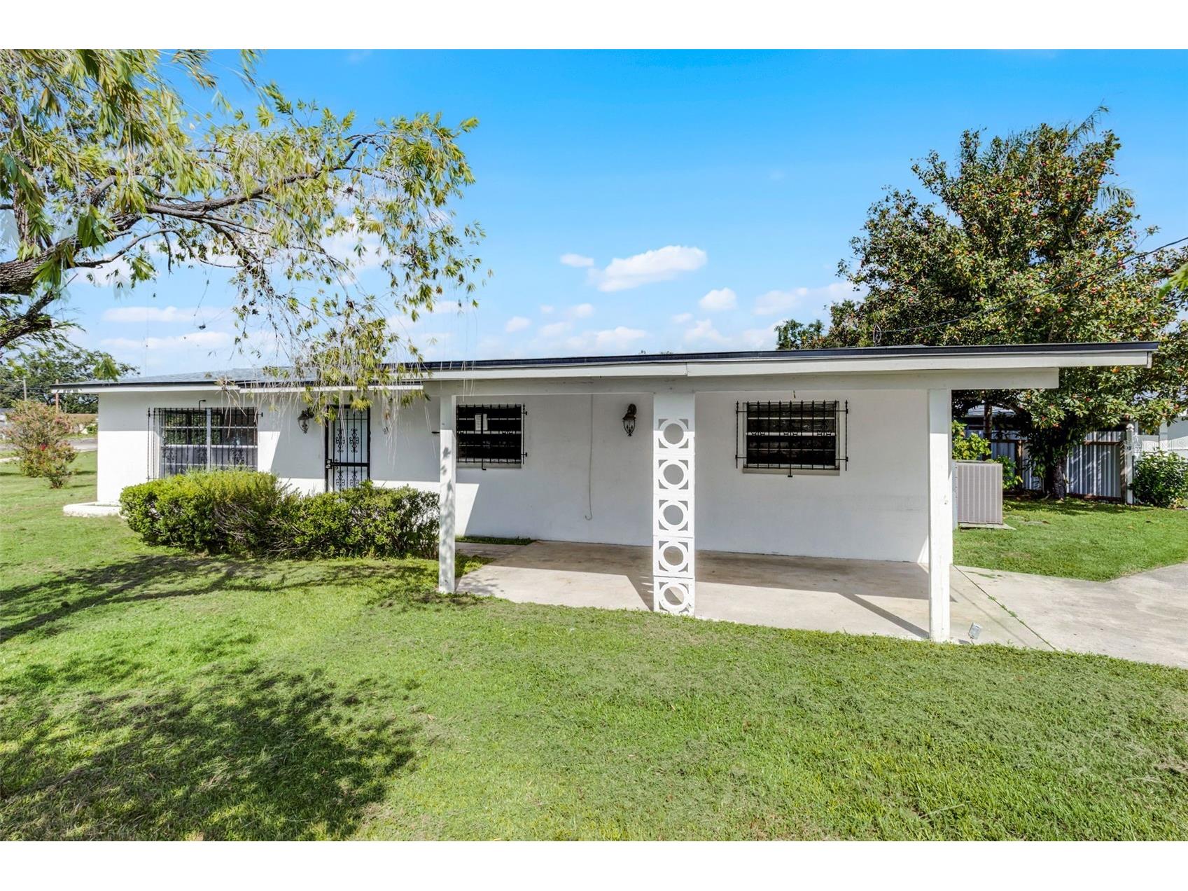 815 Papaya Drive Tampa FL 33619 C7522149 image1