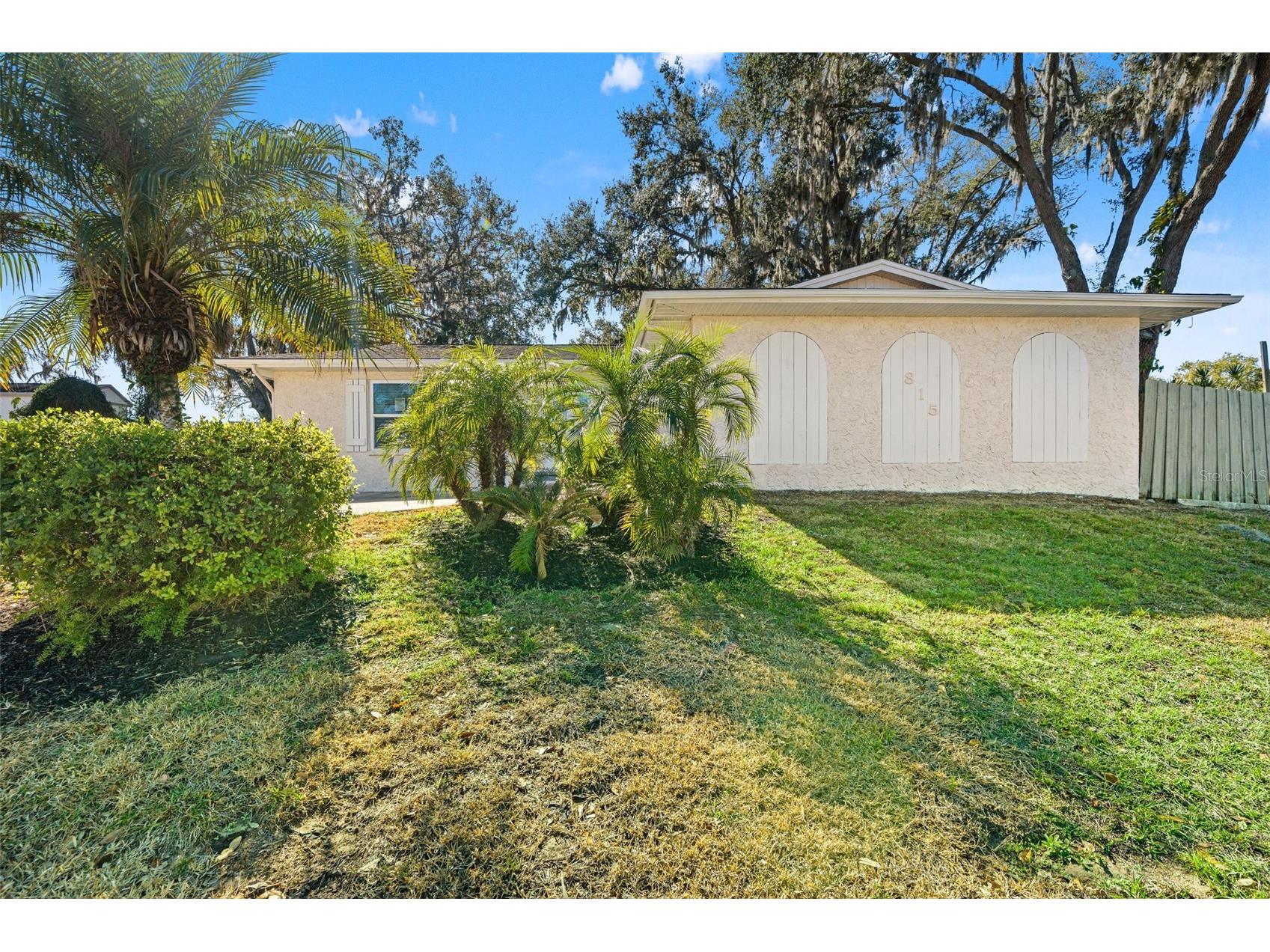 815 Shangri La Drive Seffner FL 33584 TB8467723 image1