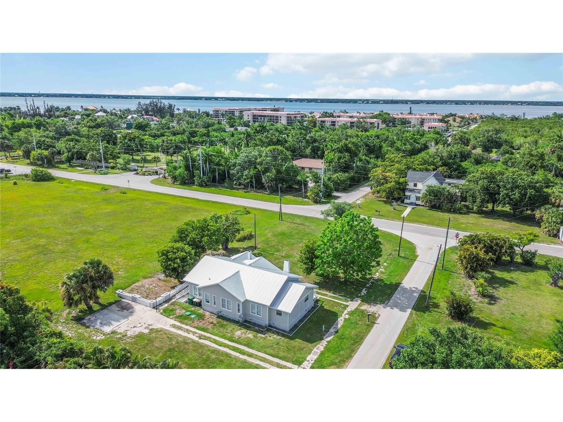 815 Solona Loop Punta Gorda FL 33950 N6144615 image40
