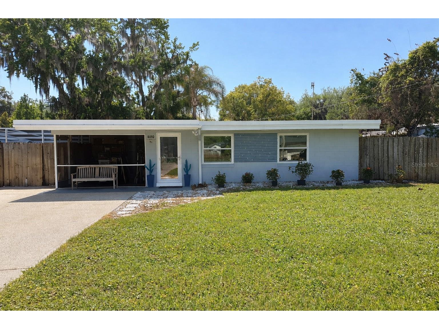 8150 Spring Drive Yalaha FL 34797 - LAKE HARRIS - CHAIN OF LAKES G5107060 image1