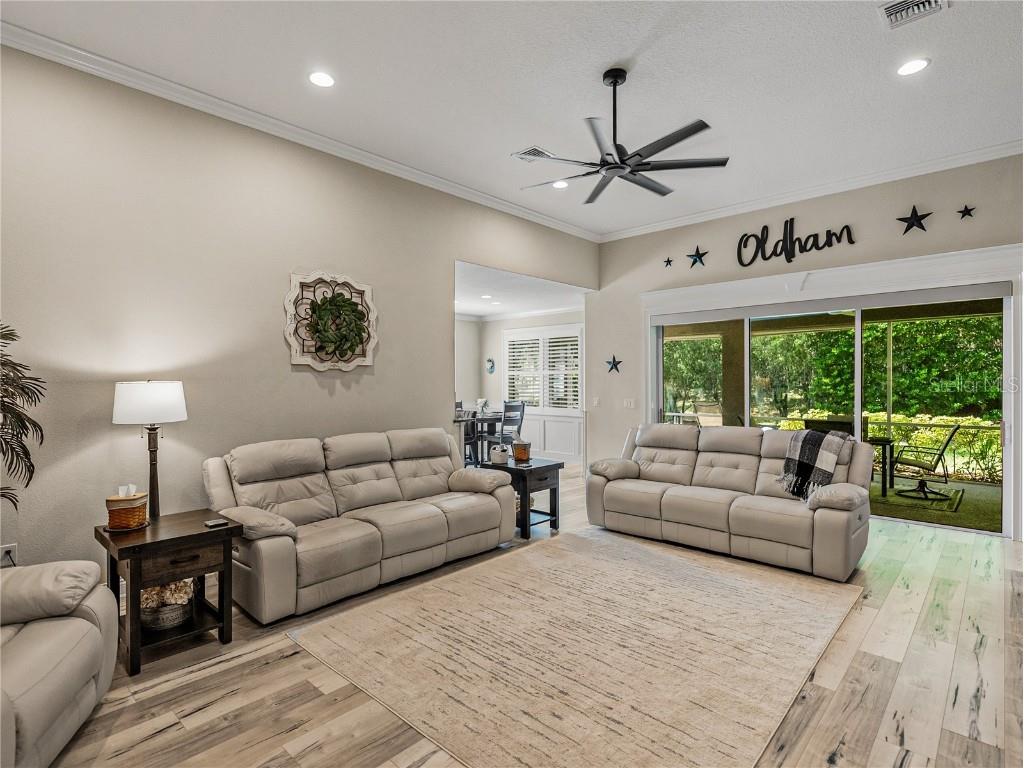 8152 Lake James Drive Lakeland FL 33810 TB8439726 image16