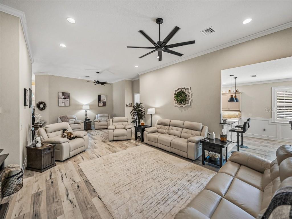 8152 Lake James Drive Lakeland FL 33810 TB8439726 image17