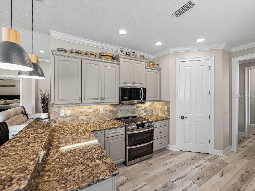 8152 Lake James Drive Lakeland FL 33810 TB8439726 image24