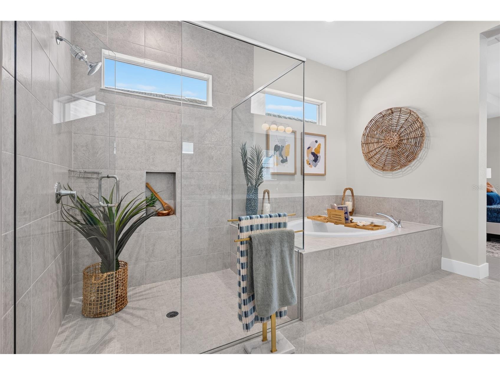 8154 Redonda Loop Lakewood Ranch FL 34202 A4695943 image46