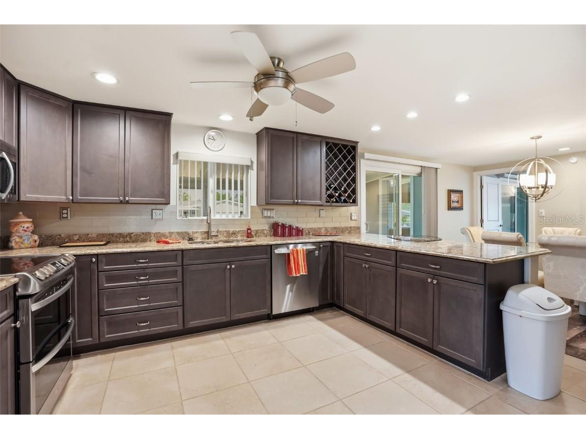 8156 Baycrest Drive Brooksville FL 34613 W7880227 image16