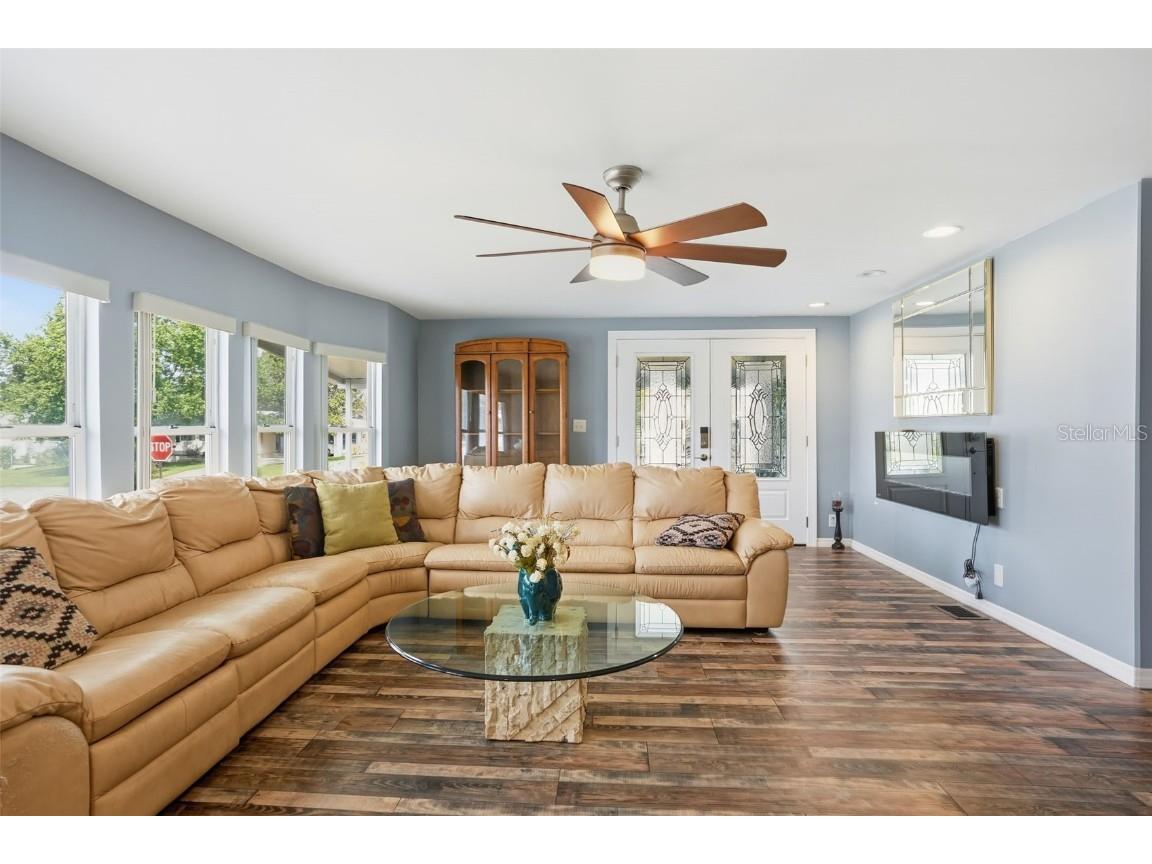 8156 Baycrest Drive Brooksville FL 34613 W7880227 image6