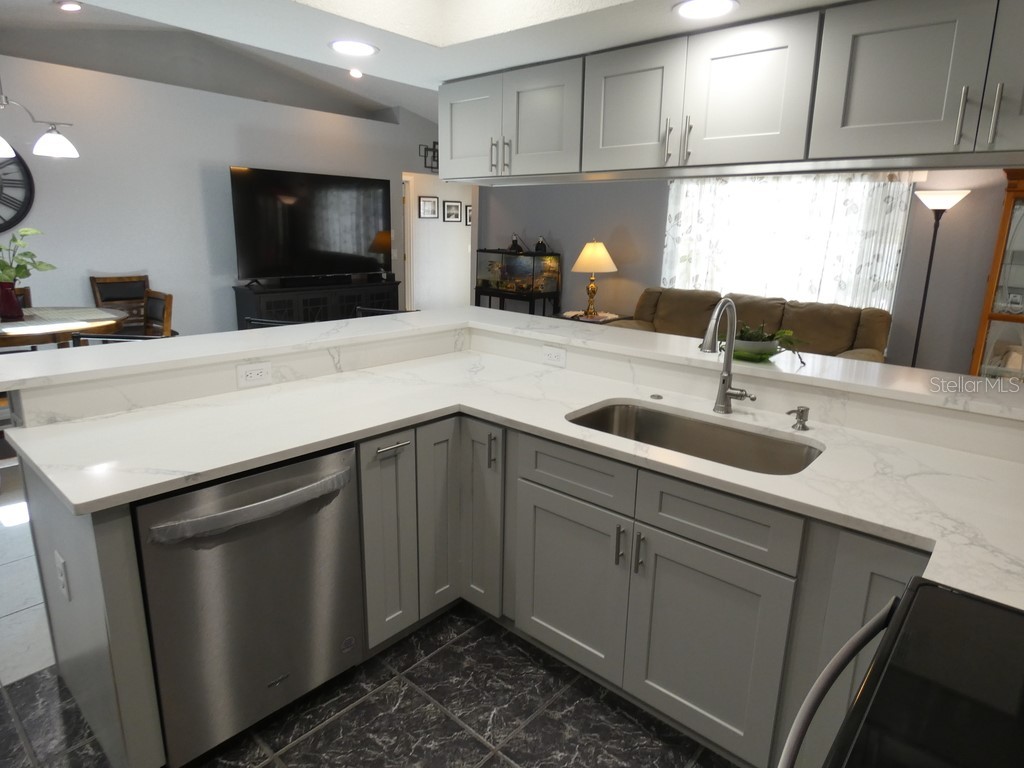 8158 Winding Oak Lane Spring Hill FL 34606 W7886394 image6