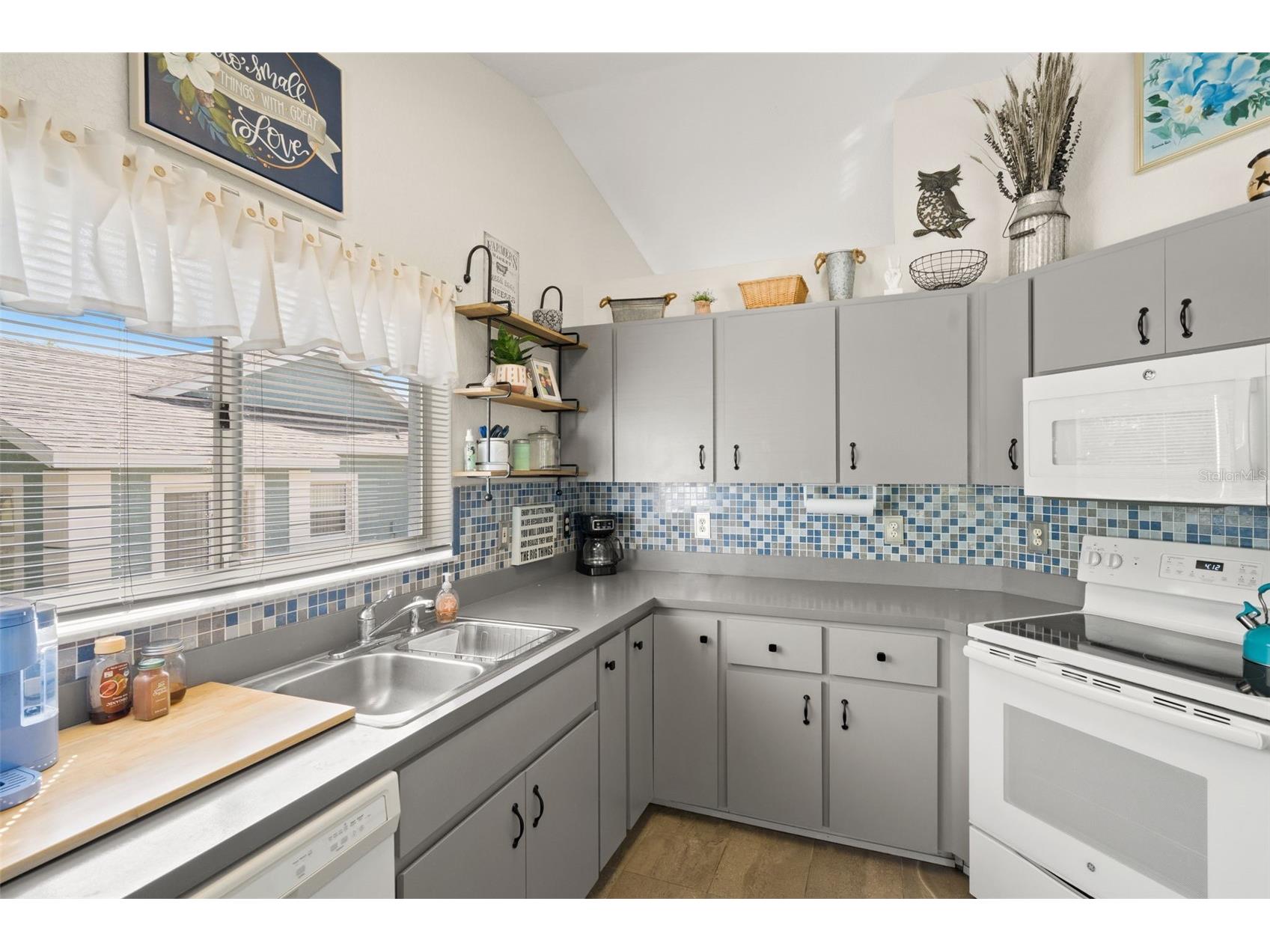 8159 Sturbridge Court #8159 Weeki Wachee FL 34613 W7885269 image6