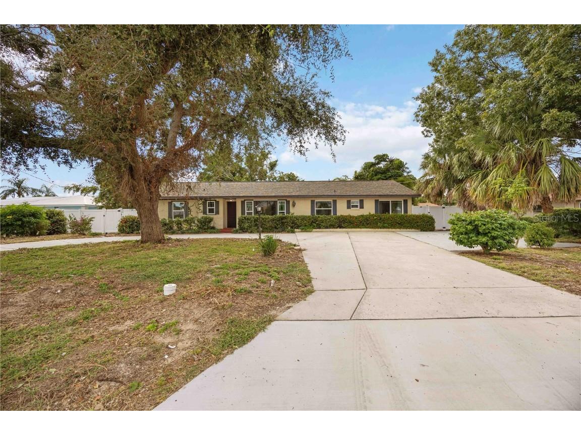 816 59th Street NW Bradenton FL 34209 A4668829 image1