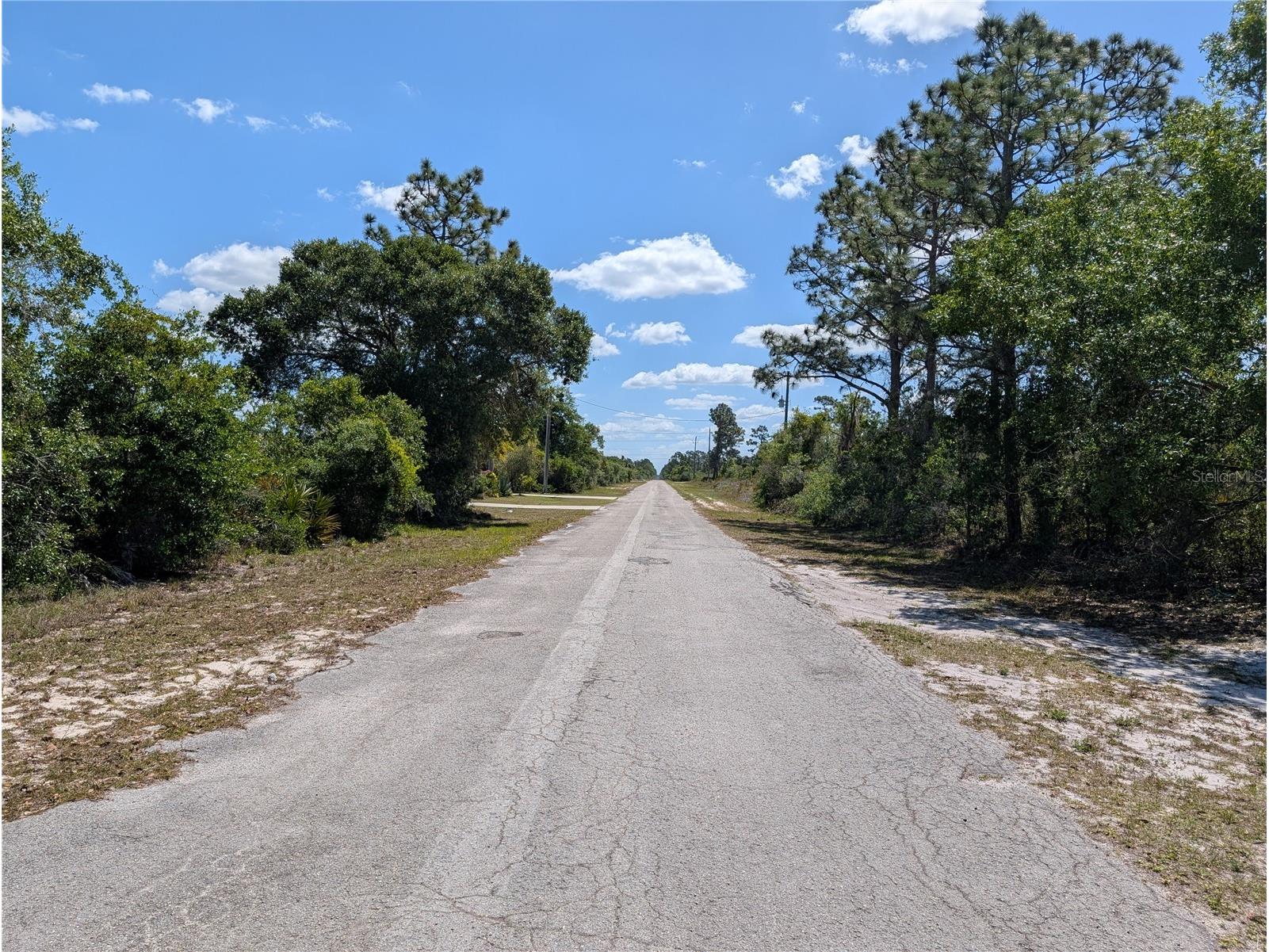 816 Bougainville Drive Indian Lake Estates FL 33855 - LAKE WALK-IN-WATER P4938510 image2