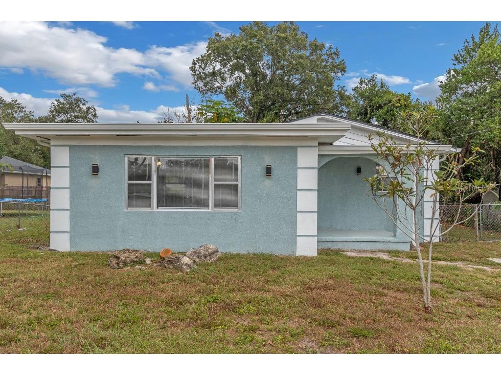 816 E 126th Avenue Tampa FL 33612 W7850374 image1