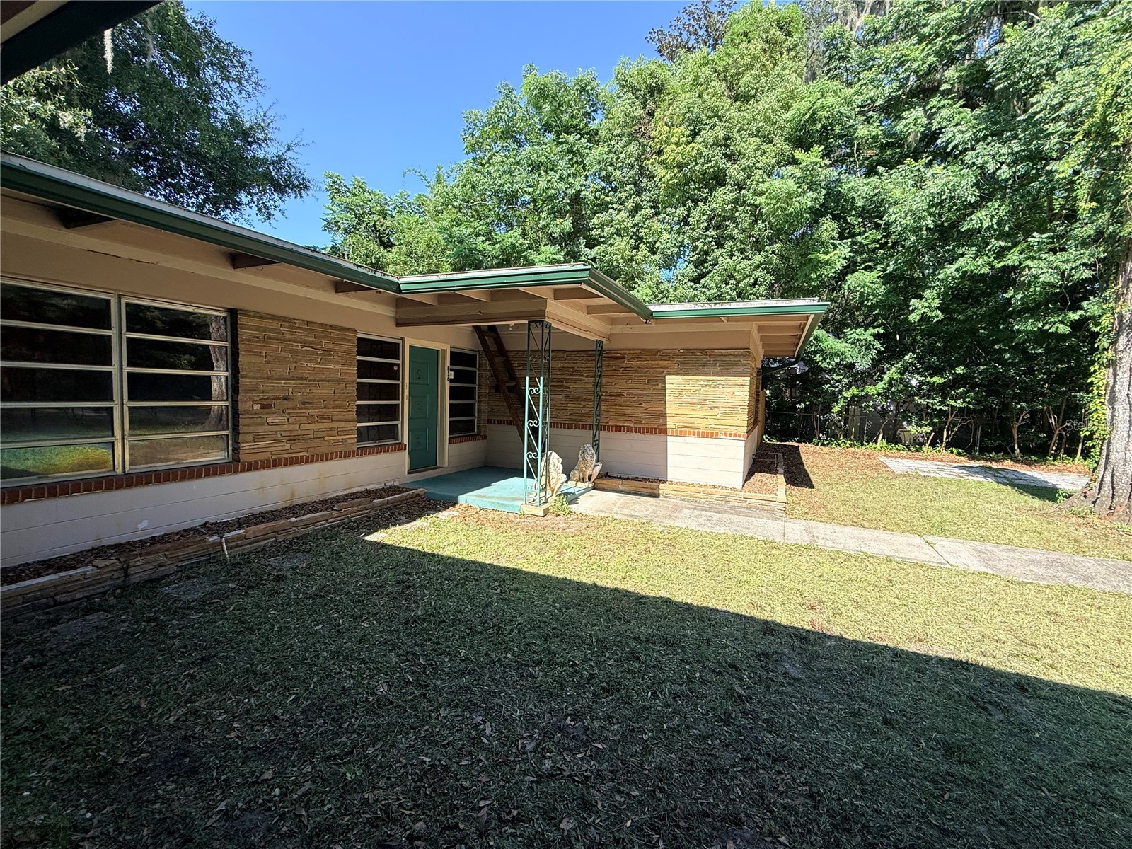 816 NW 14th Ave. Gainesville FL 32601 GC541668 image3