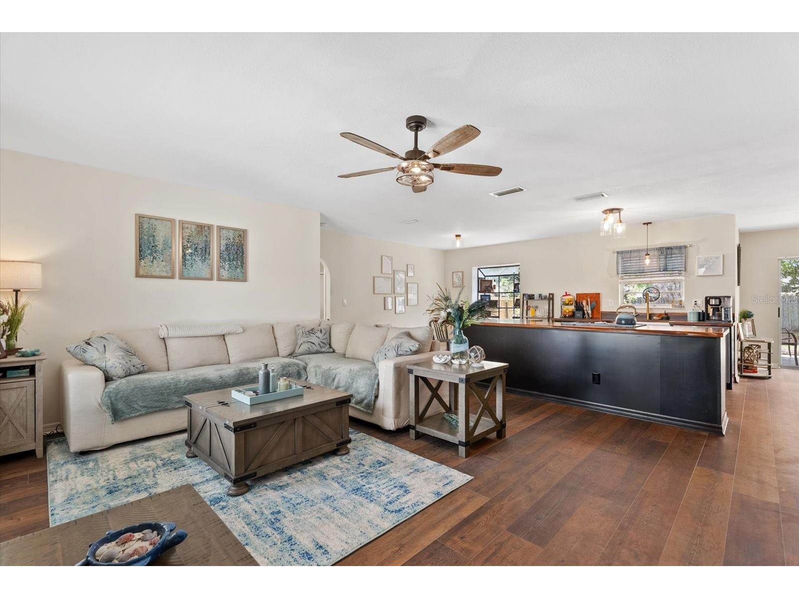 816 Queen Palm Lane Sarasota FL 34243 A4689412 image11