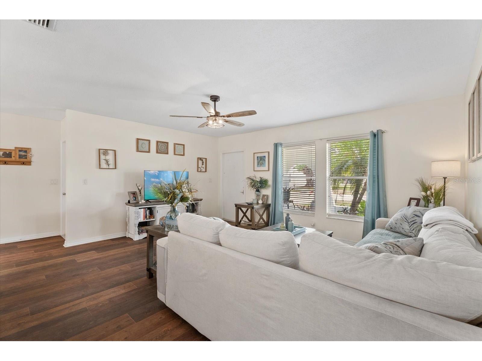 816 Queen Palm Lane Sarasota FL 34243 A4689412 image12