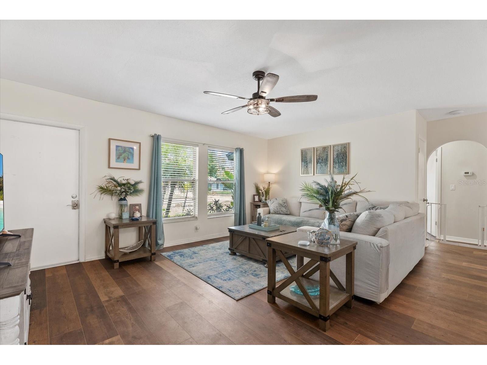 816 Queen Palm Lane Sarasota FL 34243 A4689412 image13
