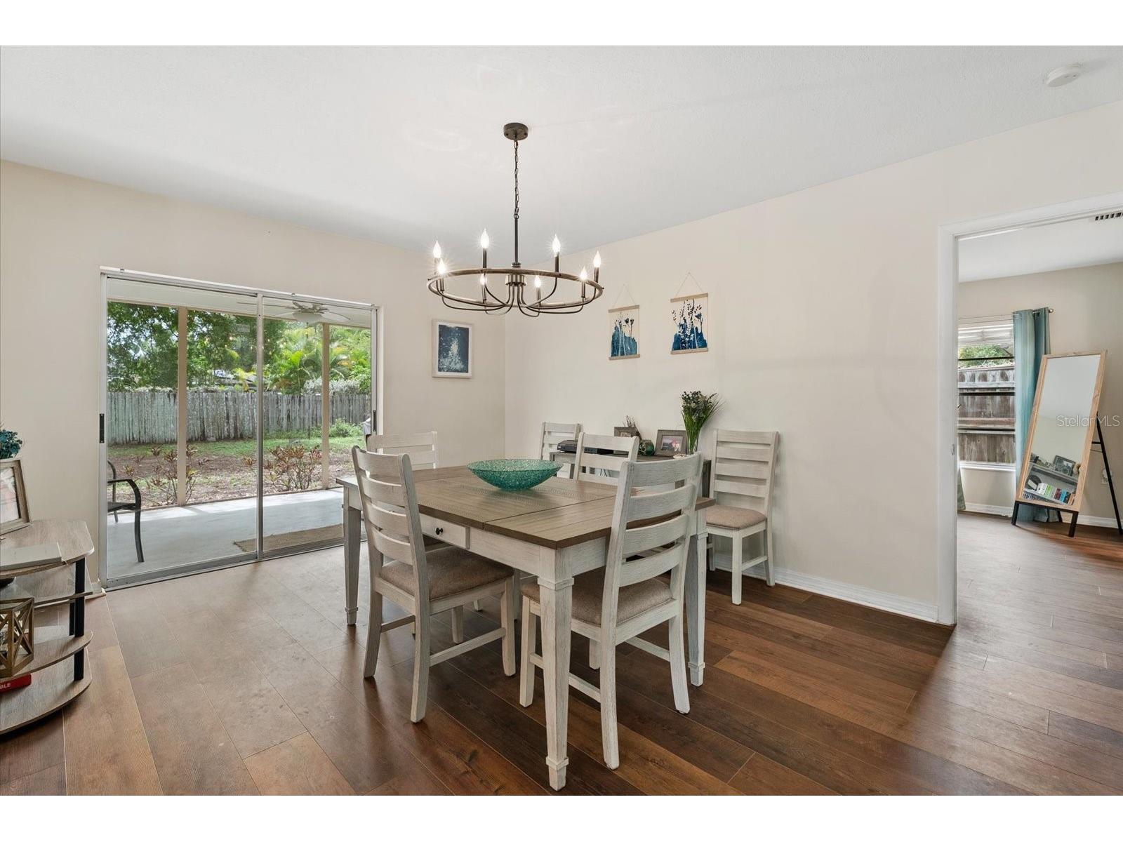 816 Queen Palm Lane Sarasota FL 34243 A4689412 image14