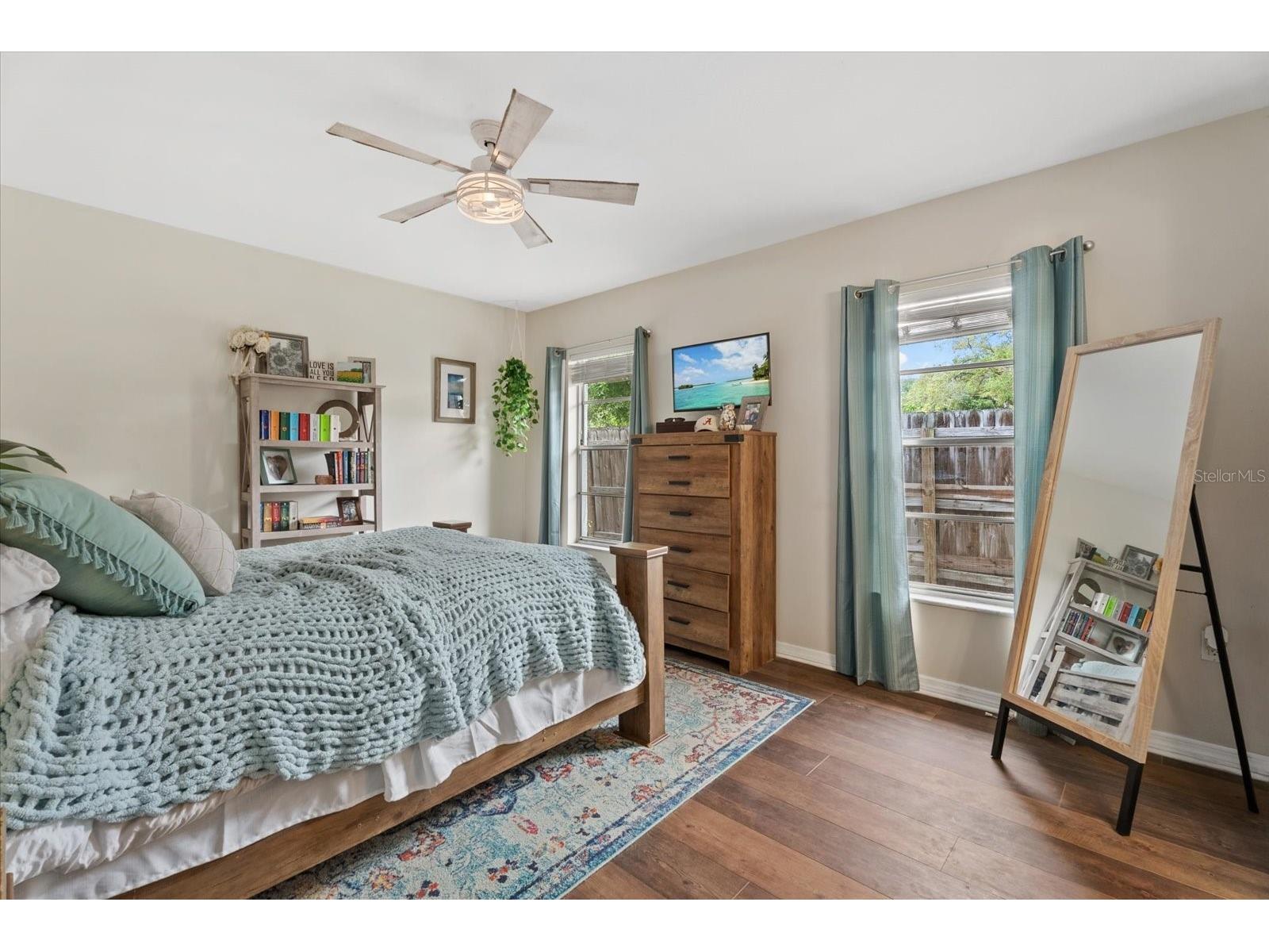 816 Queen Palm Lane Sarasota FL 34243 A4689412 image16