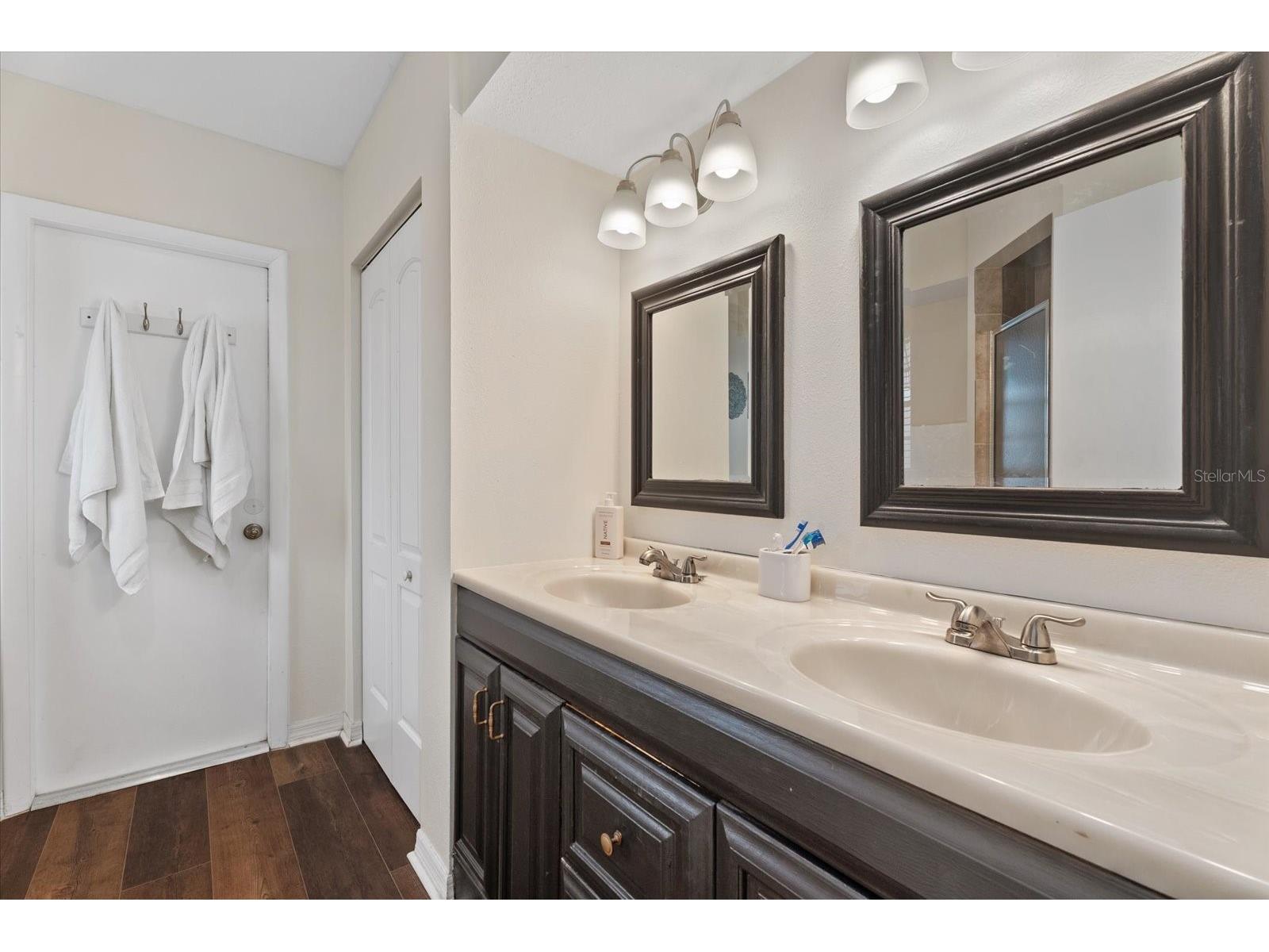 816 Queen Palm Lane Sarasota FL 34243 A4689412 image18