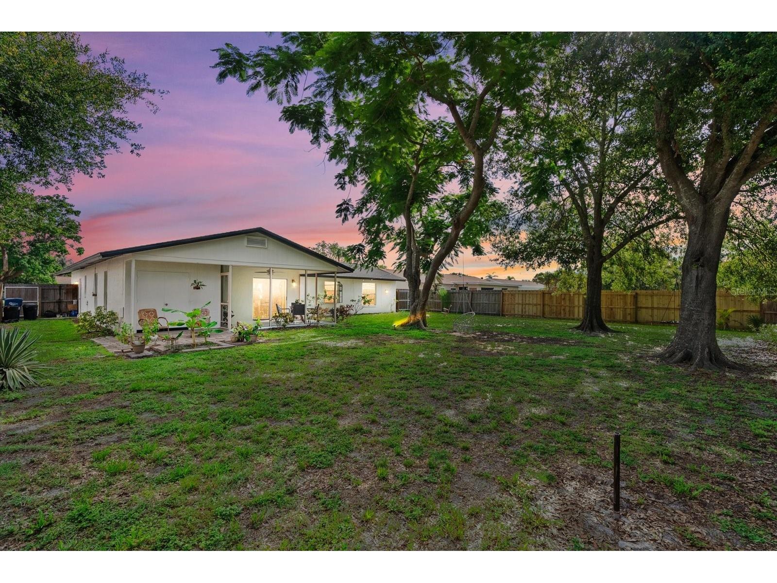 816 Queen Palm Lane Sarasota FL 34243 A4689412 image24