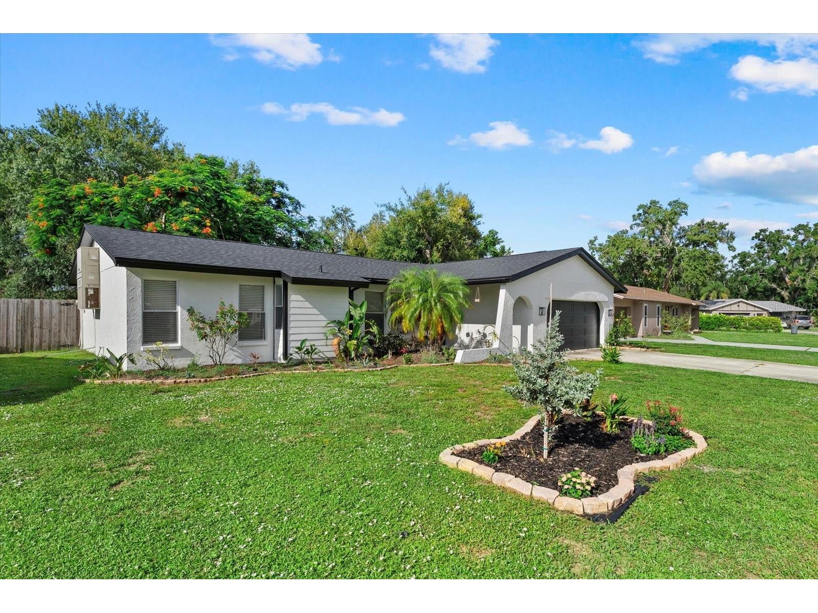 816 Queen Palm Lane Sarasota FL 34243 A4689412 image30