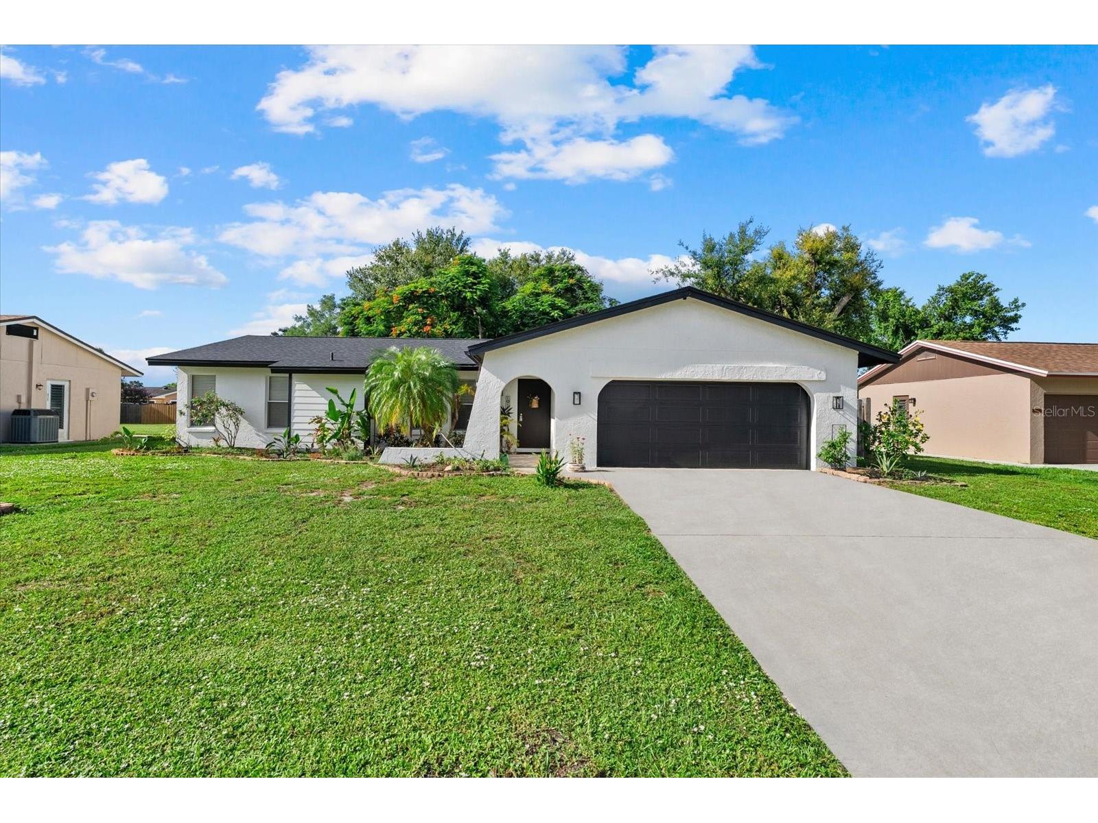 816 Queen Palm Lane Sarasota FL 34243 A4689412 image37