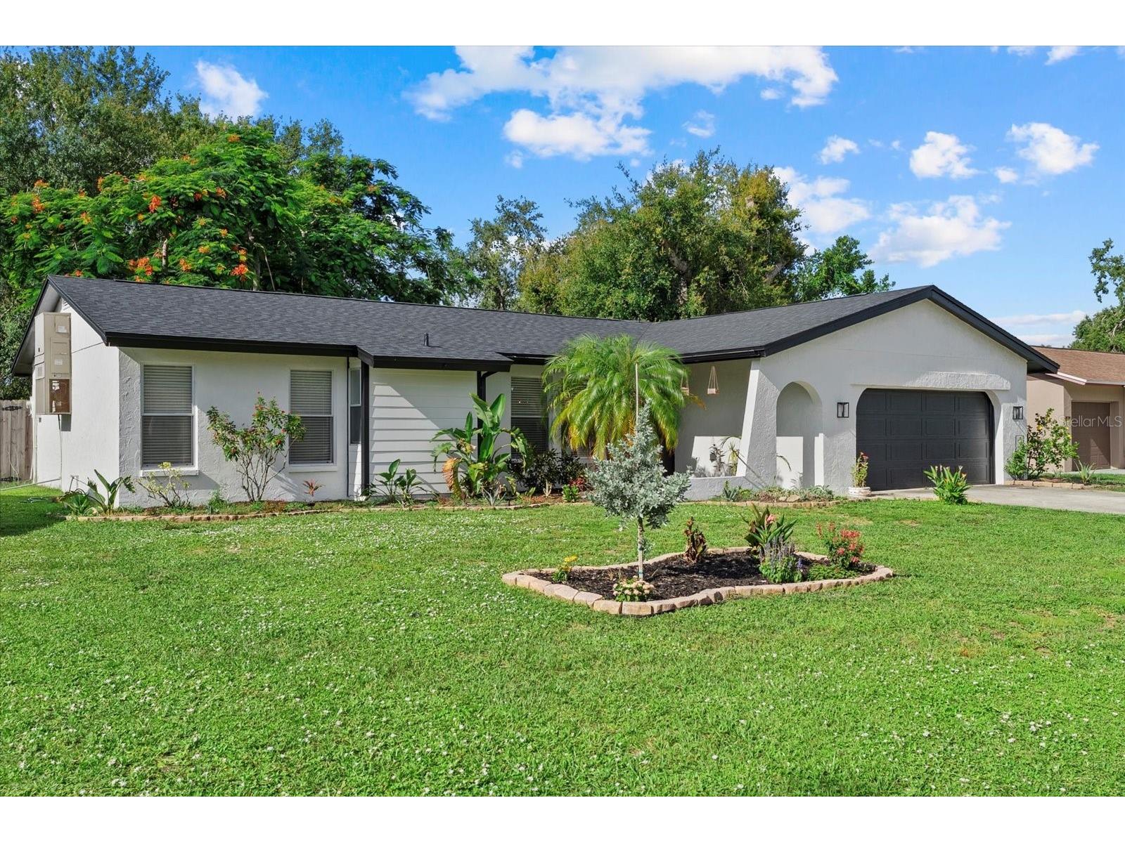 816 Queen Palm Lane Sarasota FL 34243 A4689412 image4