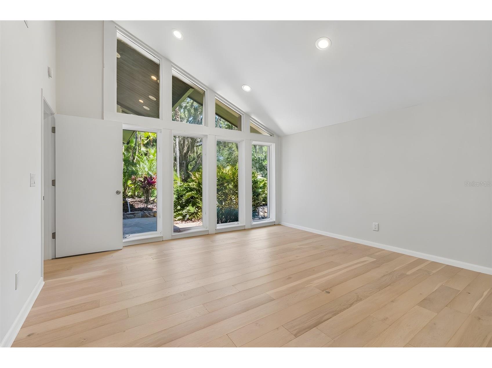 816 Taray De Avila Tampa FL 33613 - LAKE TARAY TB8508267 image25