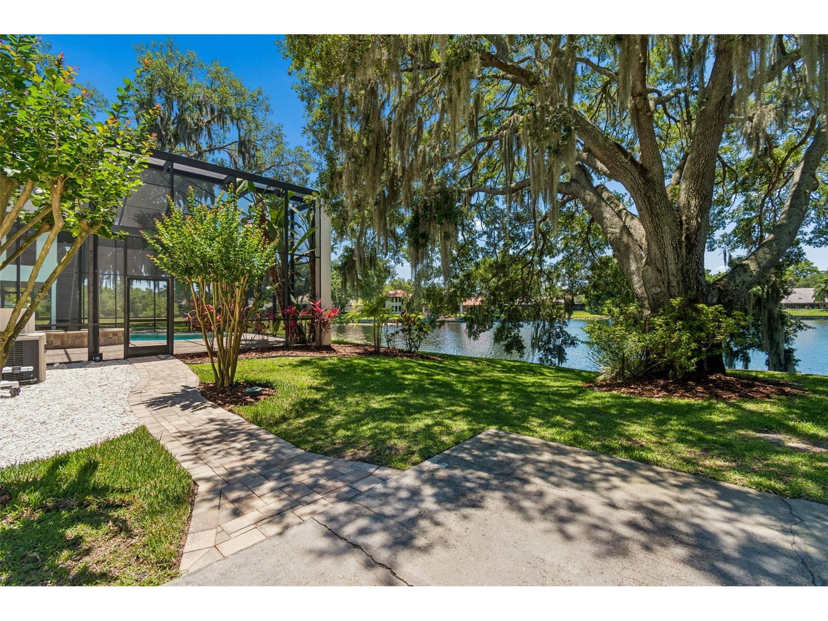816 Taray De Avila Tampa FL 33613 - LAKE TARAY TB8508267 image50