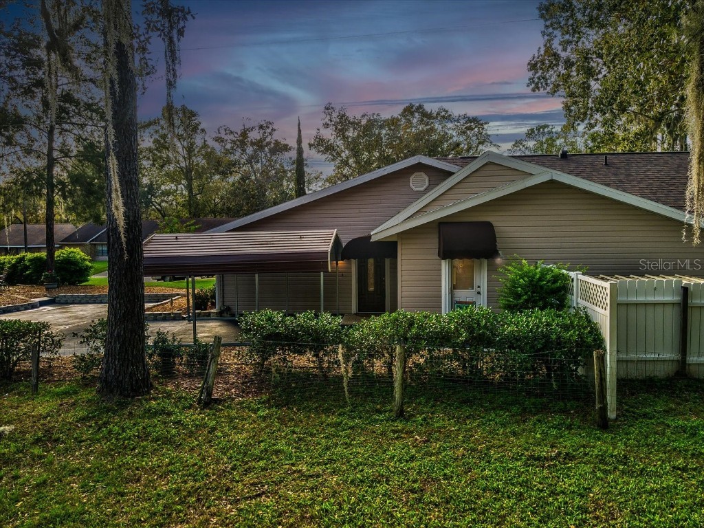 816 Village Drive Brooksville FL 34601 W7860087 image1