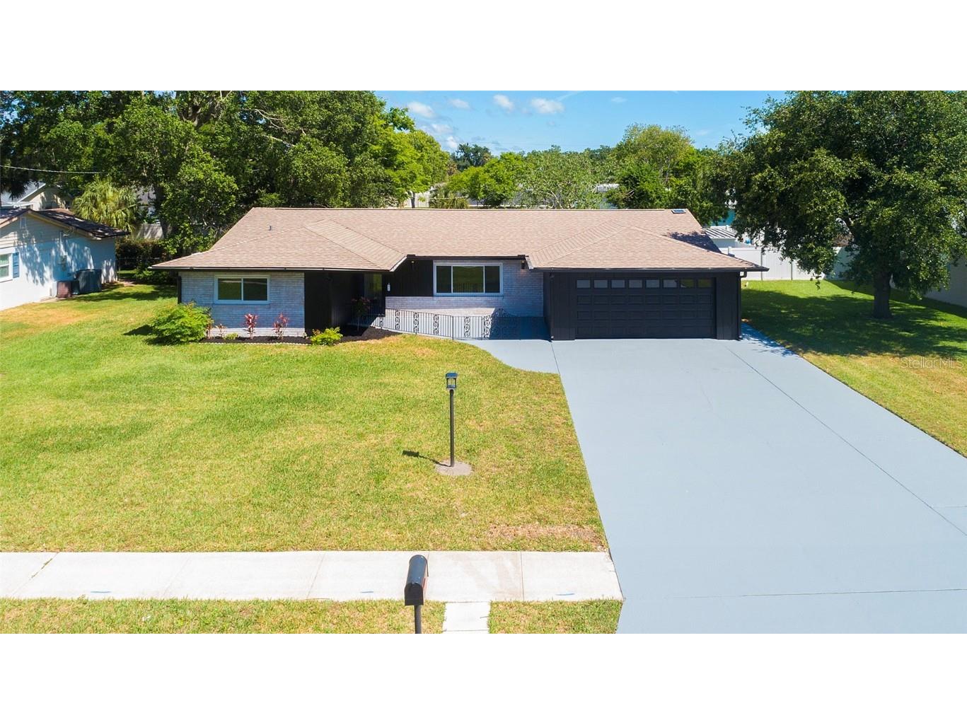 816 Wells Drive South Daytona FL 32119 V4936535 image1