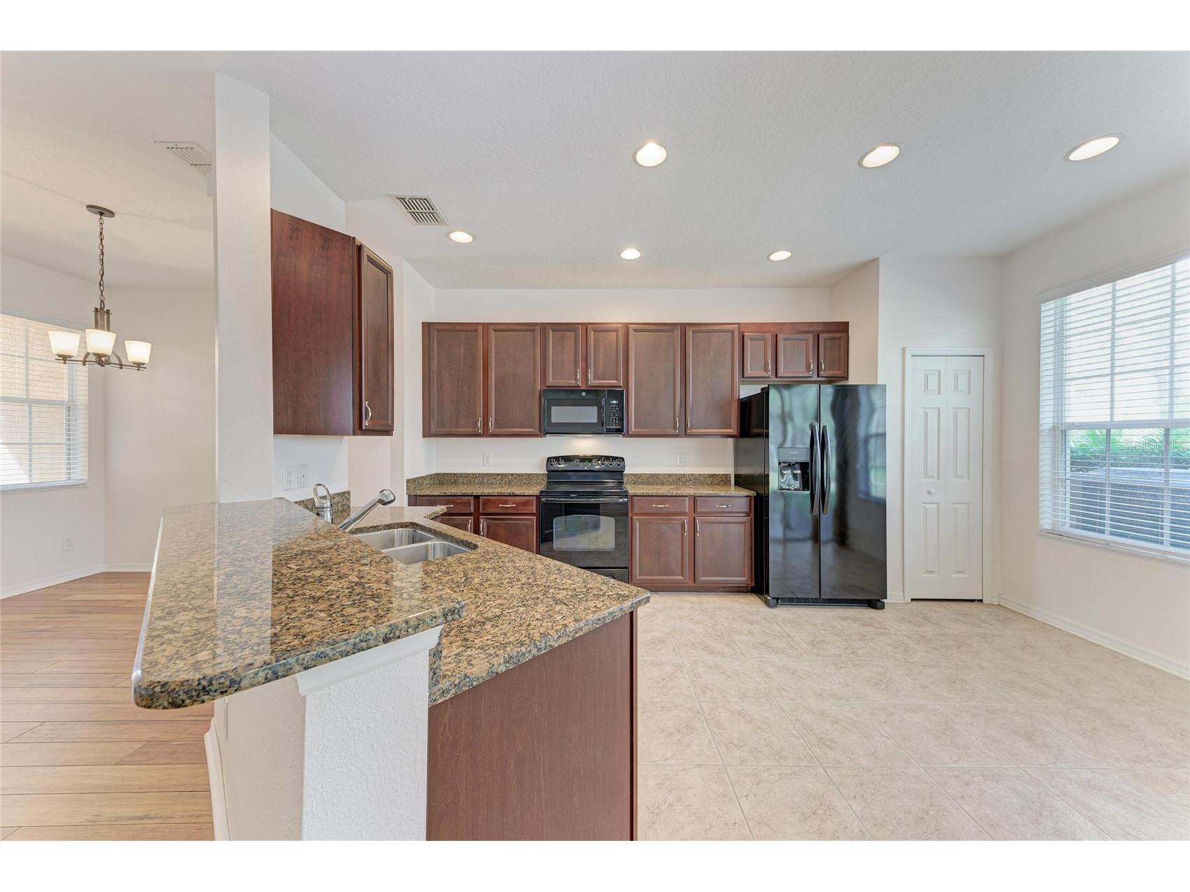 8160 Villa Grande Ct Sarasota FL 34243 A4685128 image10