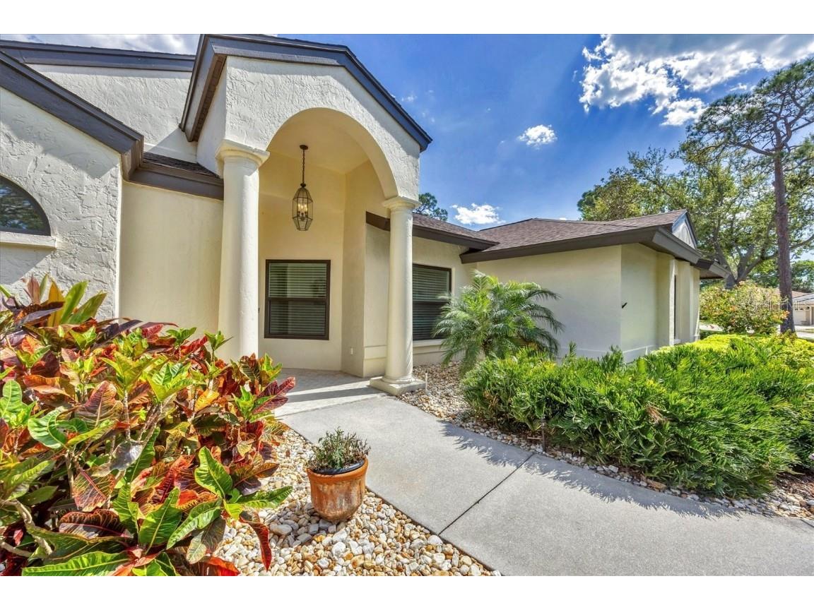 8161 Shadow Pine Way Sarasota FL 34238 A4646350 image1