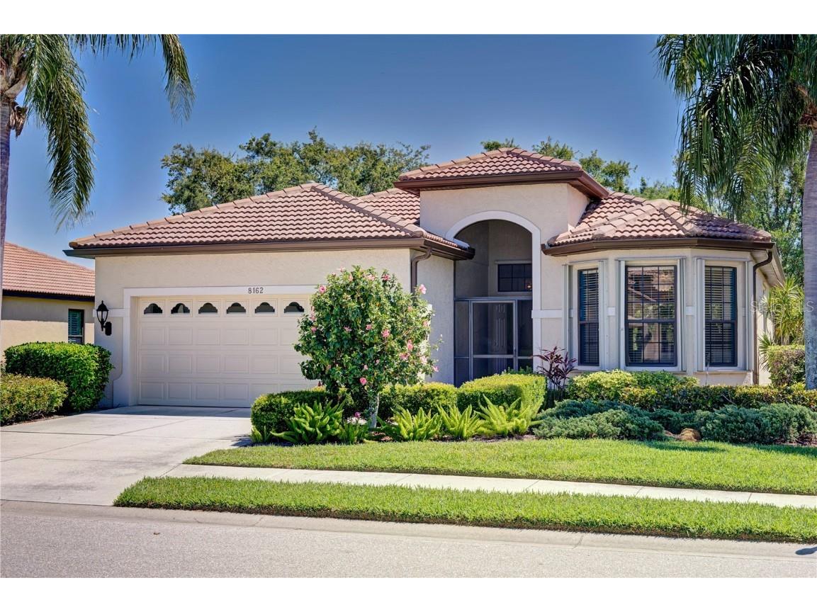8162 Stirling Falls Circle Sarasota FL 34243 A4605448 image1