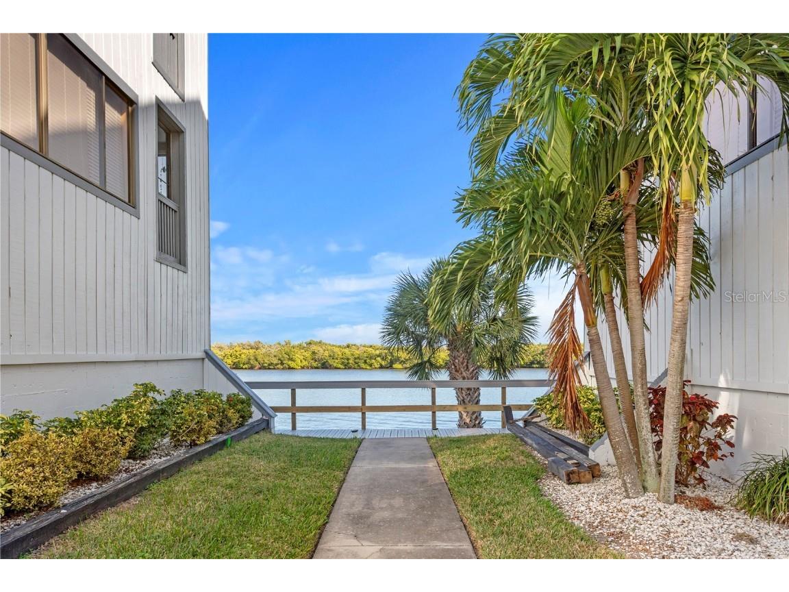 817 Bahia Del Sol Drive #40 Ruskin FL 33570 A4677283 image3